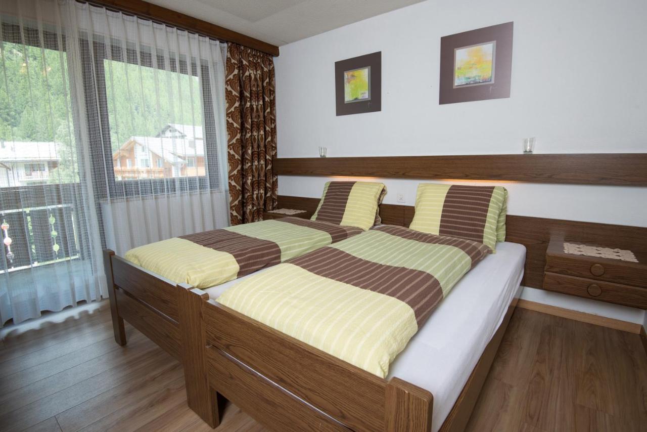 Apartamento Ferienhaus Adonis Saas-Grund Habitación foto