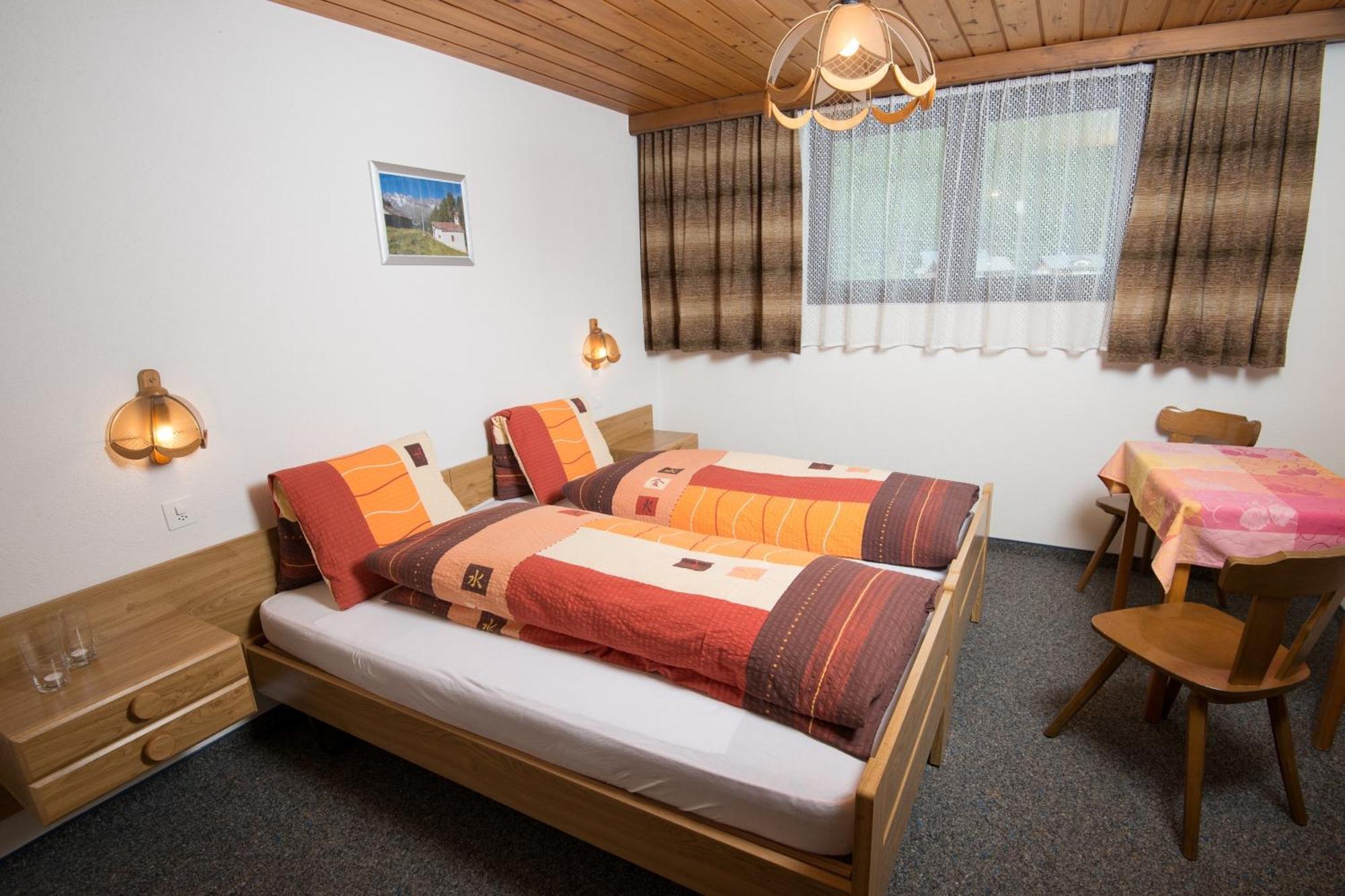 Apartamento Ferienhaus Adonis Saas-Grund Habitación foto